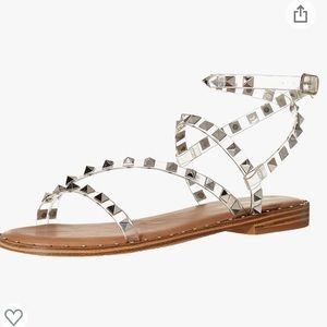 Madden Girl Flight-s Flat pyramid stud Sandal